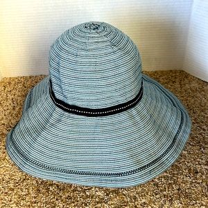 GAP women’s blue floppy hat, Size M/L